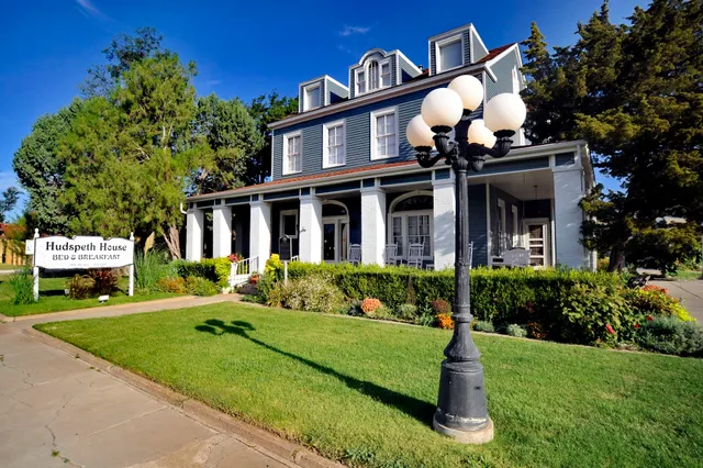 Hudspeth House Bed & Breakfast