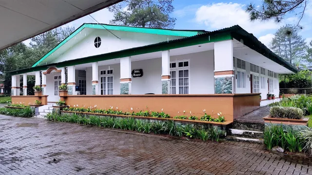 Hotel Taman Piknik Ciloto