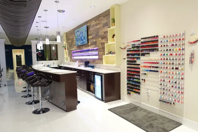 Luxe Nail Bar