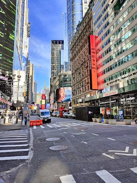 Times Sq–42 St