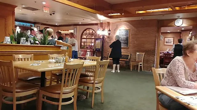 Magnolia's Veranda at Four Queens