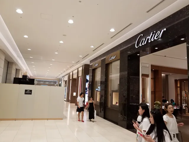 Cartier Daimaru Shinsaibashi Store