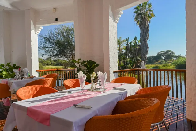 Pioneer Lodge, Restaurant Bar & Accommodation