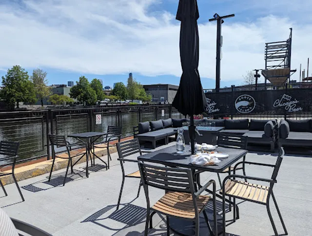 Goose Island Salt Shed Pub