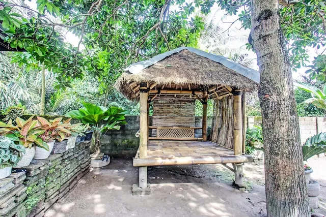 OYO 92149 Ashooy HomestayNearWisata Desa sedau