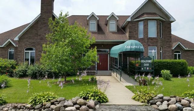 The Seasons Inn at Nicks Place