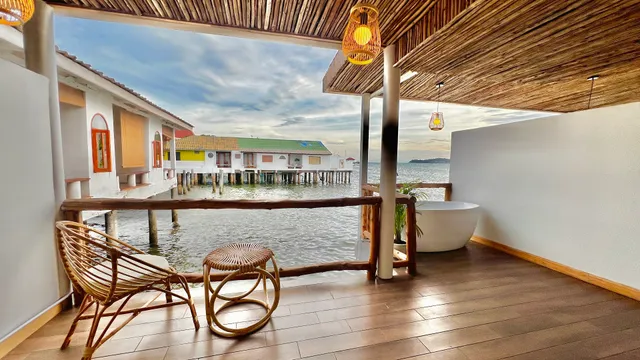 เดอโอเชี่ยนแลนด์ เกาะล้าน