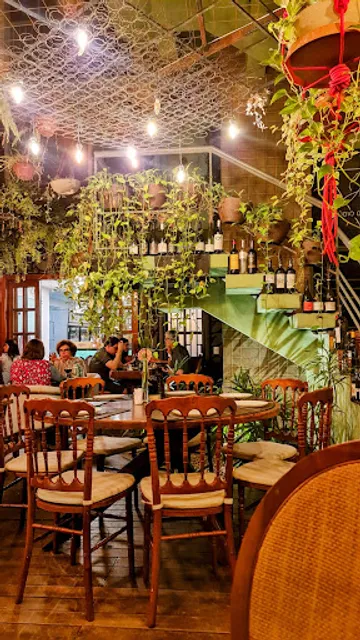 Wine Garden Bar & Bistrô