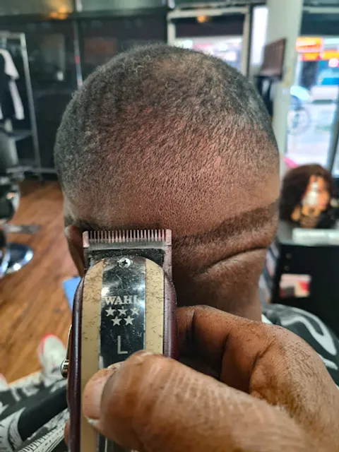 Kolors Barbershop & Lounge