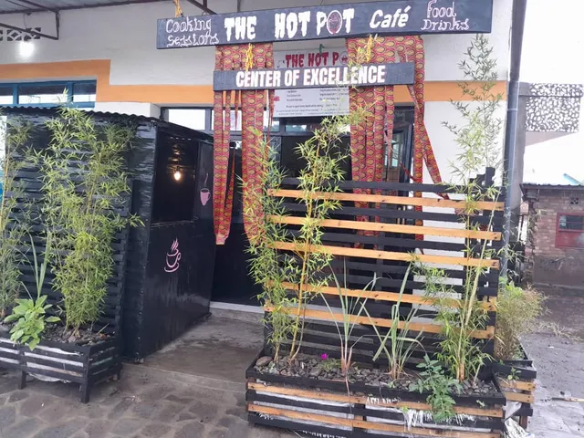 THE HOTPOT Café