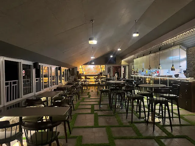 The Sky Deck - Rooftop Pool Bar & Restaurant