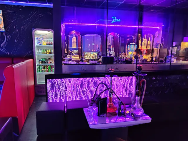 Pyramide shisha lounge