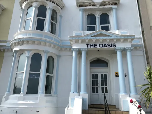 The Oasis B&B in Llandudno (BOOK DIRECT FOR BEST RATES)