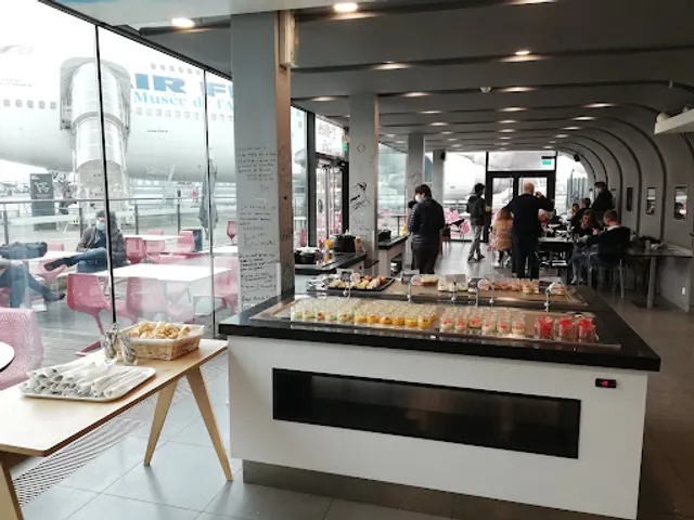 Monument Café l'Hélice - Restaurant du Musée de l'Air (uniquement pour les visiteurs)