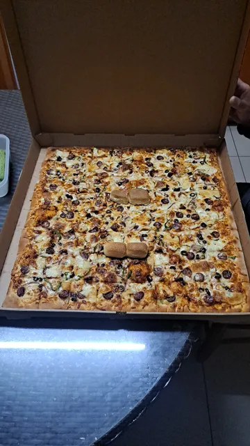 ORONTI homemade Pizza