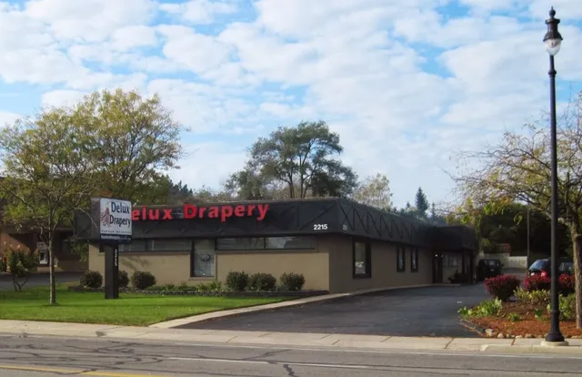 Delux Drapery & Shade Co