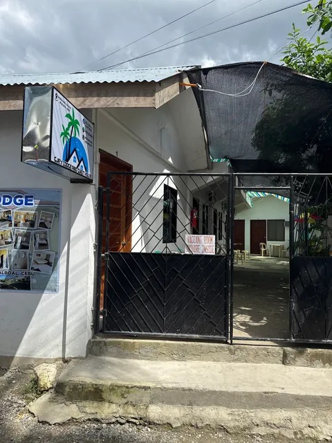 GJE’S LODGE AND GUEST HOUSE