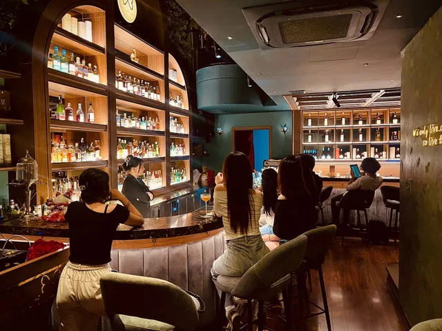 Funtasia Cocktail & Wine Bar