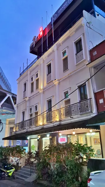 Grand Jade CIQ Hotel