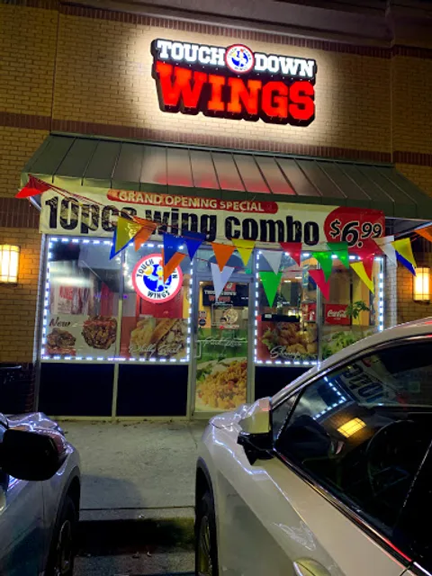 Touchdown Wings at Lithonia