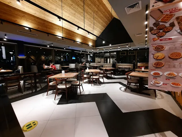 Pizza Hut Restoran - The Park Solo
