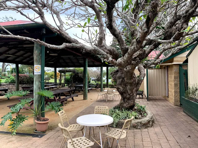 The Hideaway, Station Hotel Tiaro