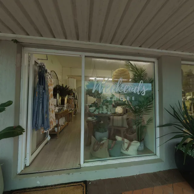 Weekends Store