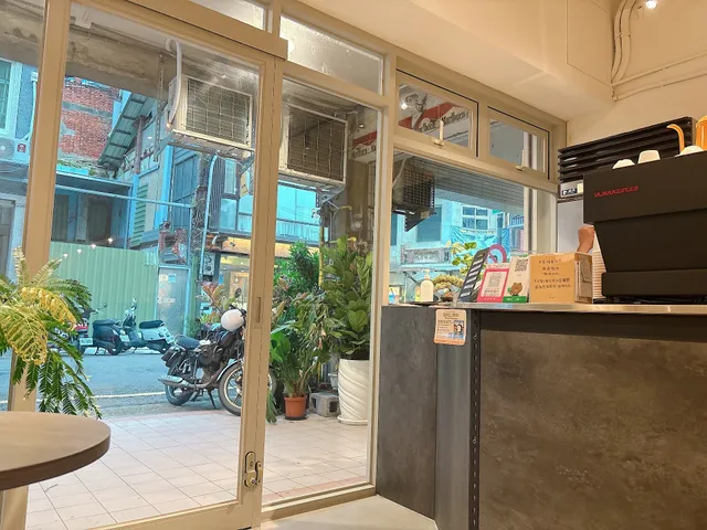 鹿可咖啡（無訂位服務/無接待六歲以下兒童）