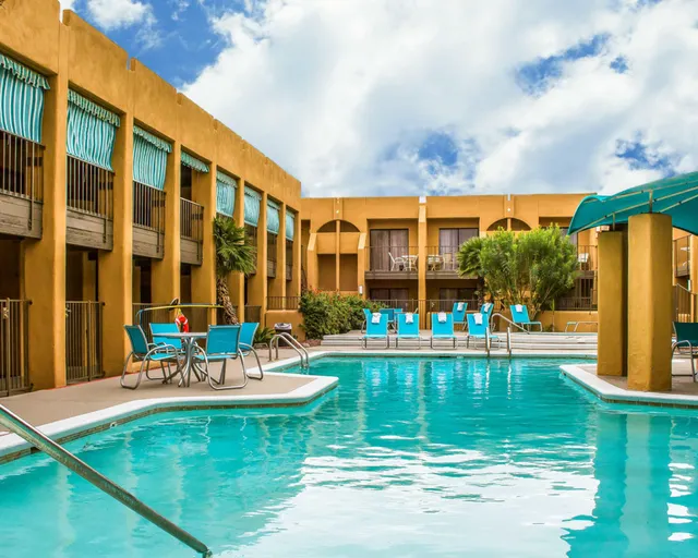 Quality Inn & Suites Airport North