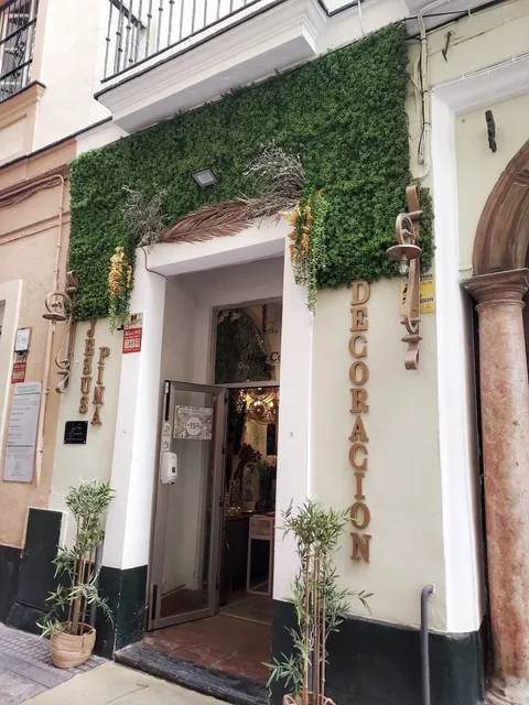 JESUS PINA DECORATION