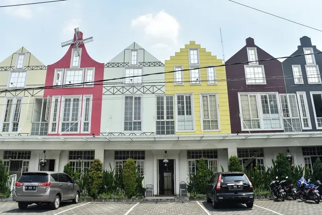 RedDoorz Plus near Ciliwung Food Street Malang