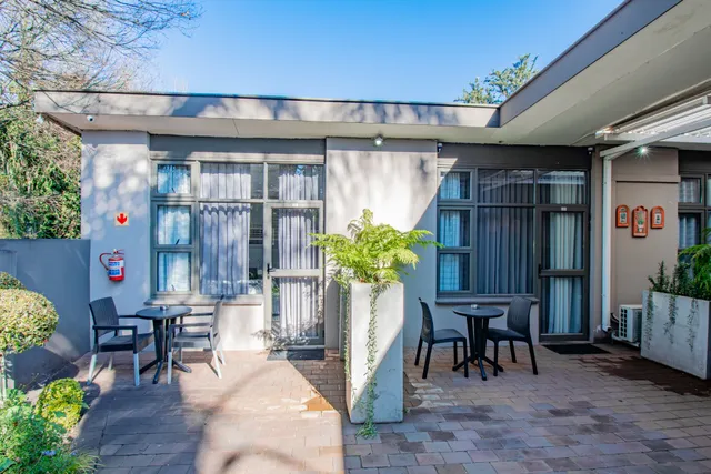 Glen Maine Guest House