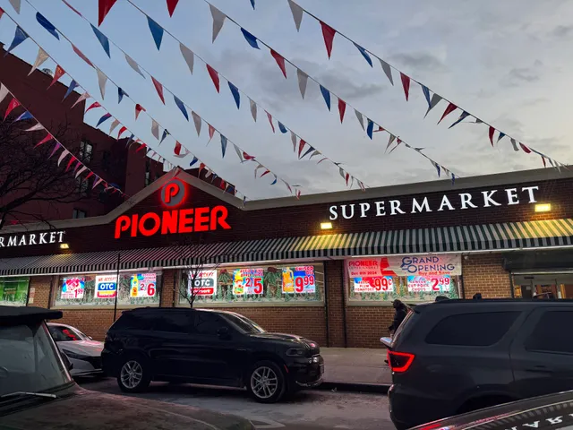 Pioneer Supermarket of Arthur Avenue