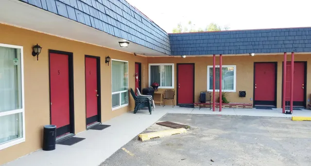 The Blue Buffalo Motel