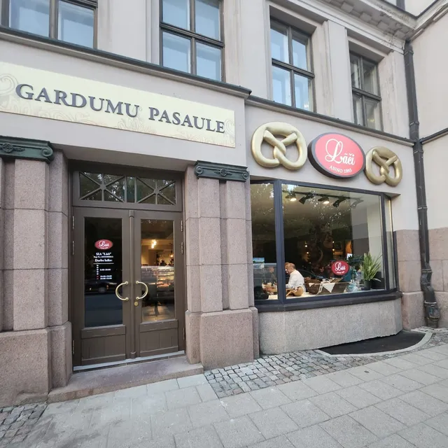 Lāči, Merķeļa iela 13