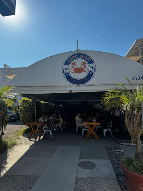 Altomar Mariscos