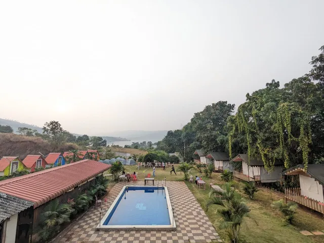 Khadakwasla Dam Farmhouse and Resort Camping