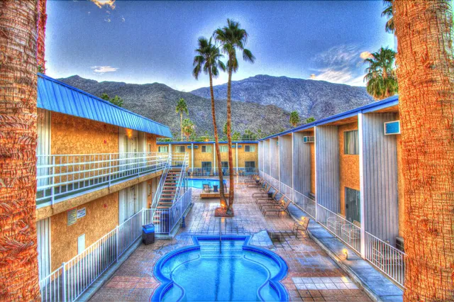 Delos Reyes Palm Springs