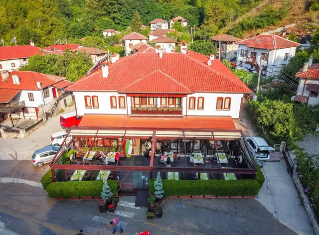 Семеен хотел "Златен Рожен" (Family Hotel Zlaten Rozhen)