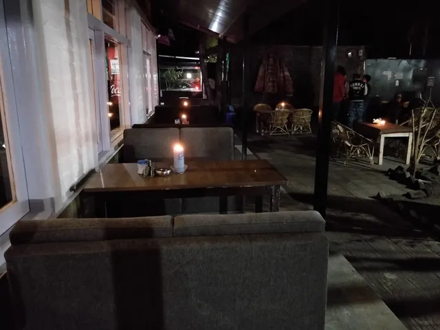 MoonDance Kasol Cafe & Bar