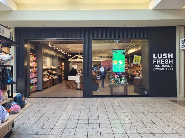 Lush Cosmetics Fox River Mall