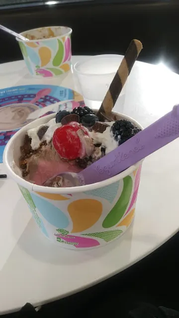 Yogurtland Azusa Plaza