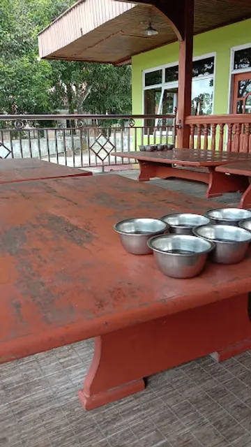 Rumah Makan Kayu Aro