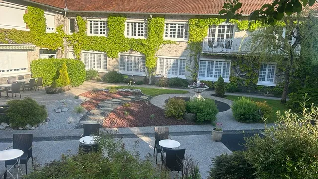 Logis Hôtel la Thomasse