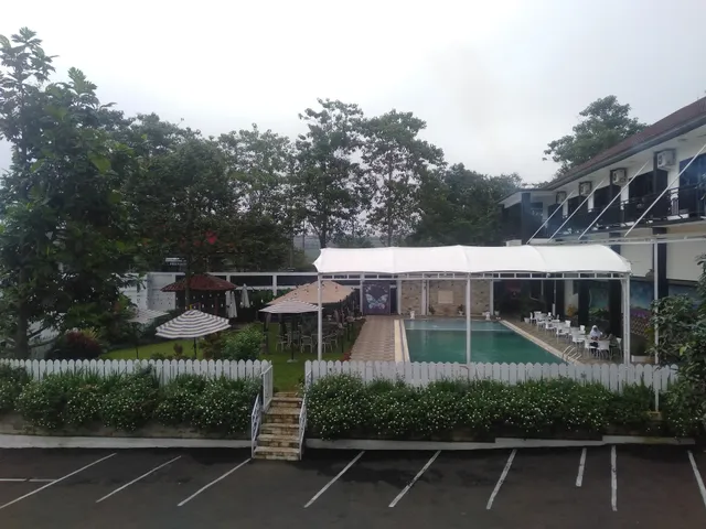 Cahaya Village Hotel & Resort