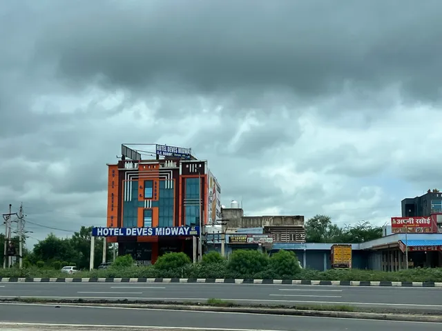 Hotel Deves Midway