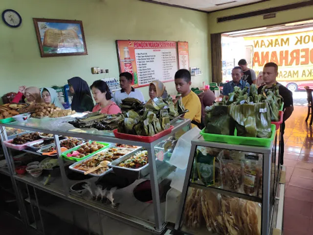 Pondok Makan Sederhana