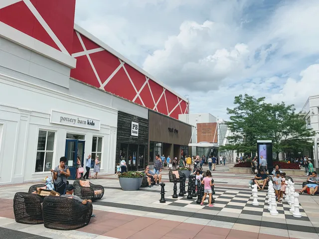 Pottery Barn Kids & Pottery Barn Teen