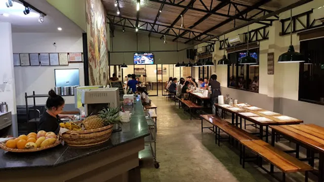 Seafood & Ribs Warehouse Restaurant