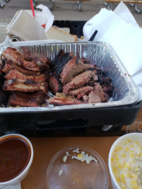 Rudy's "Country Store" and Bar-B-Q